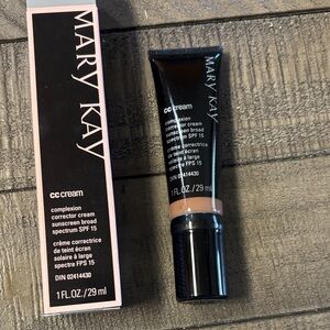 Mary Kay CC Cream - SPF 15 color very deep